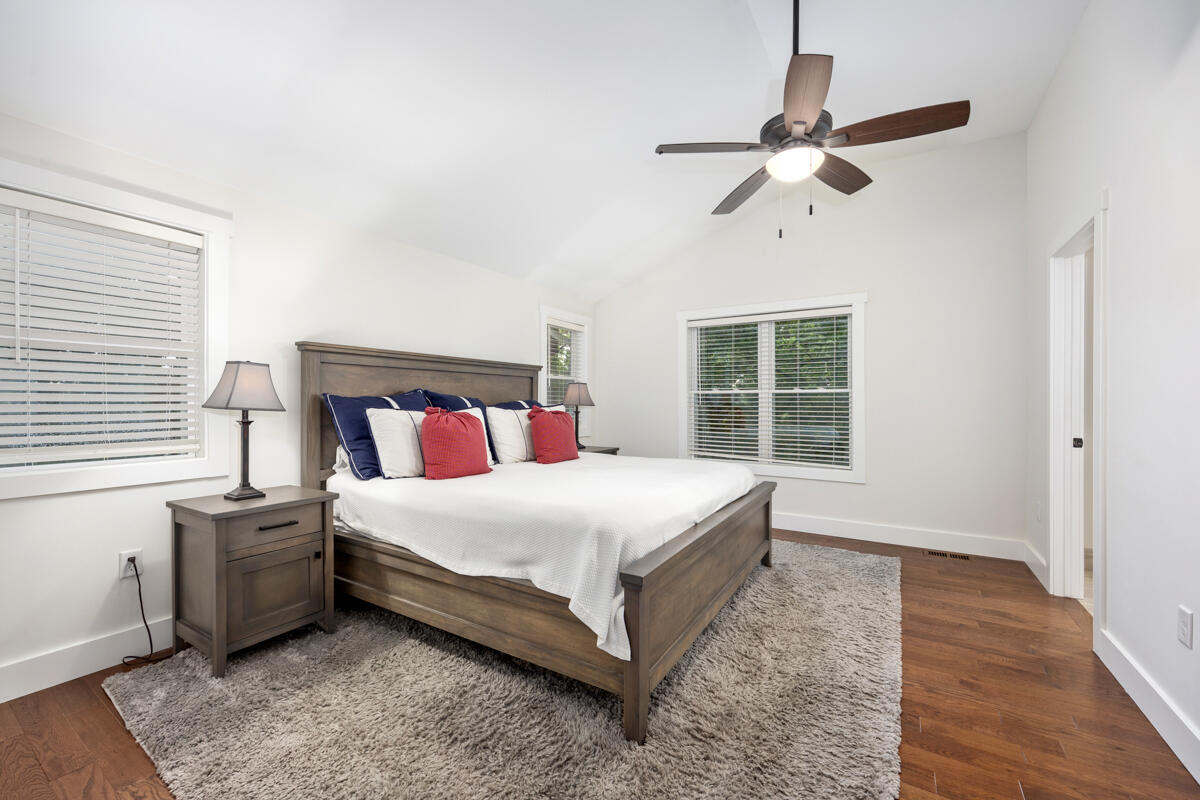 1059 Cumberland Avenue, Lowell, MI, 49331-9819