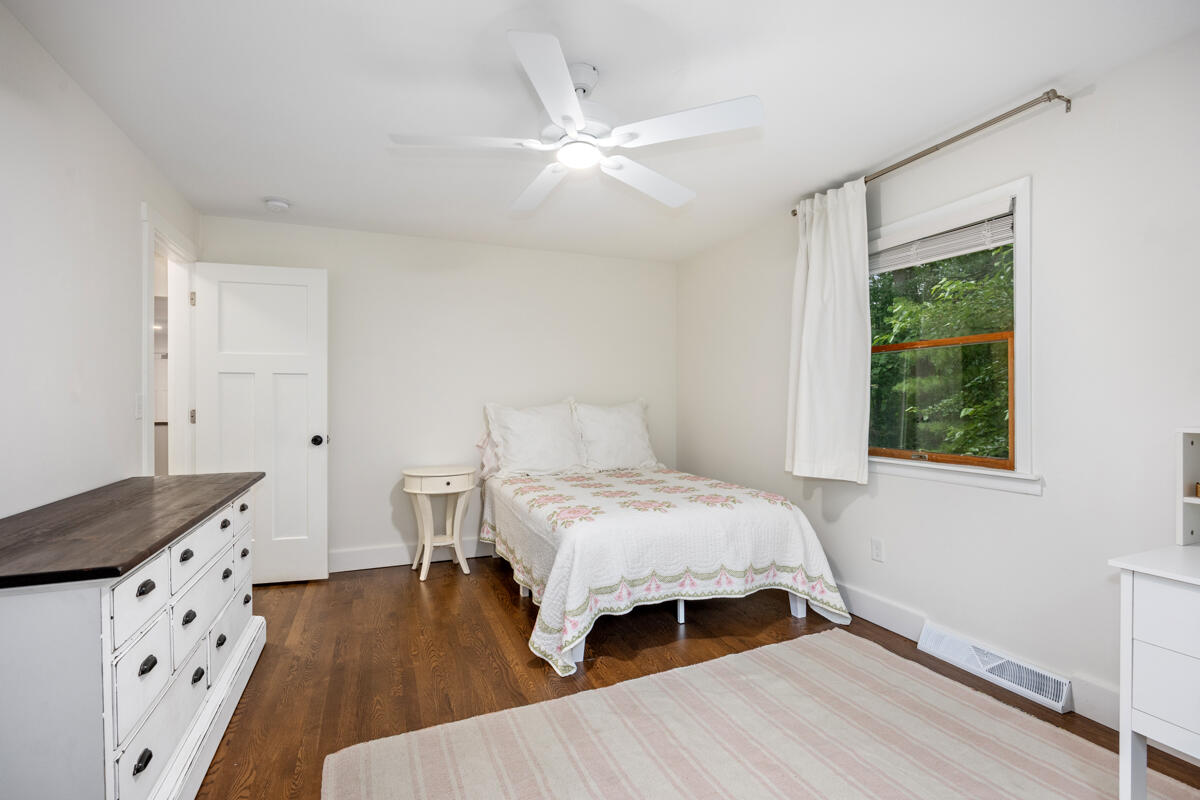 1059 Cumberland Avenue, Lowell, MI, 49331-9819