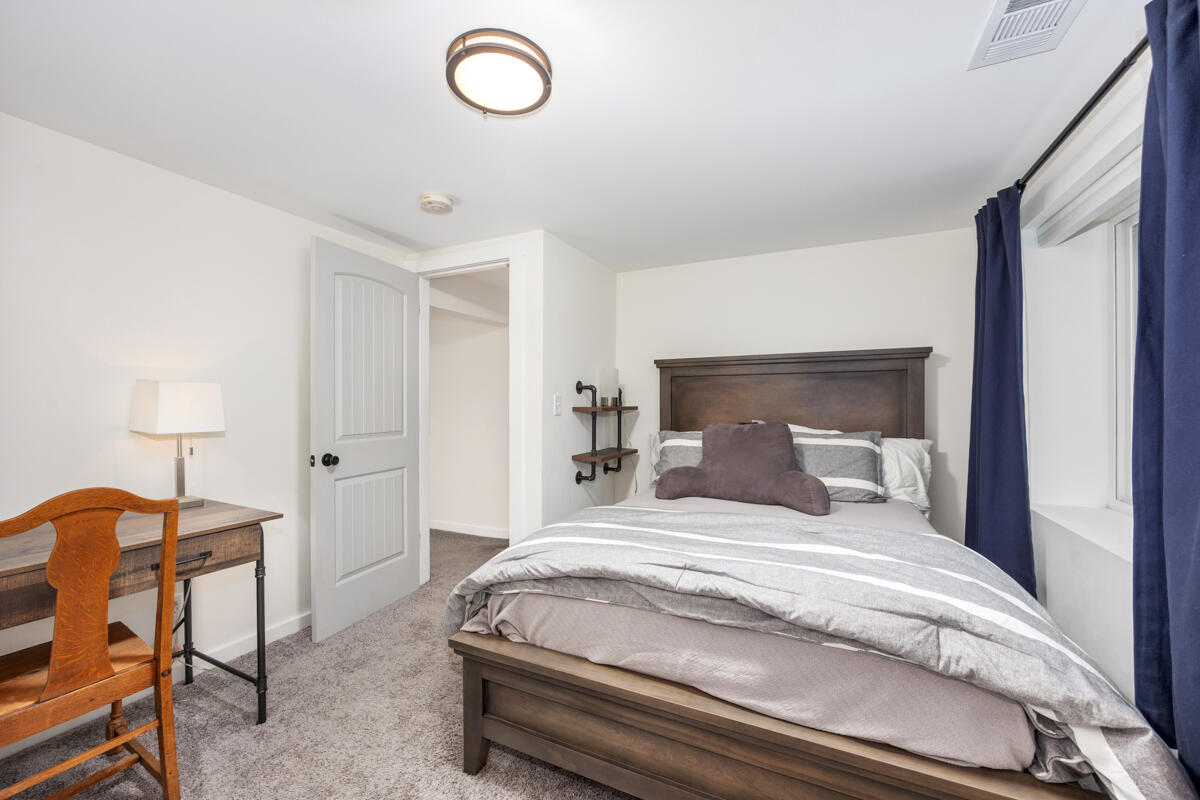 1059 Cumberland Avenue, Lowell, MI, 49331-9819