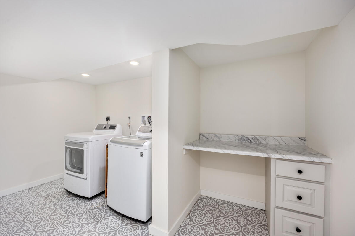 1059 Cumberland Avenue, Lowell, MI, 49331-9819