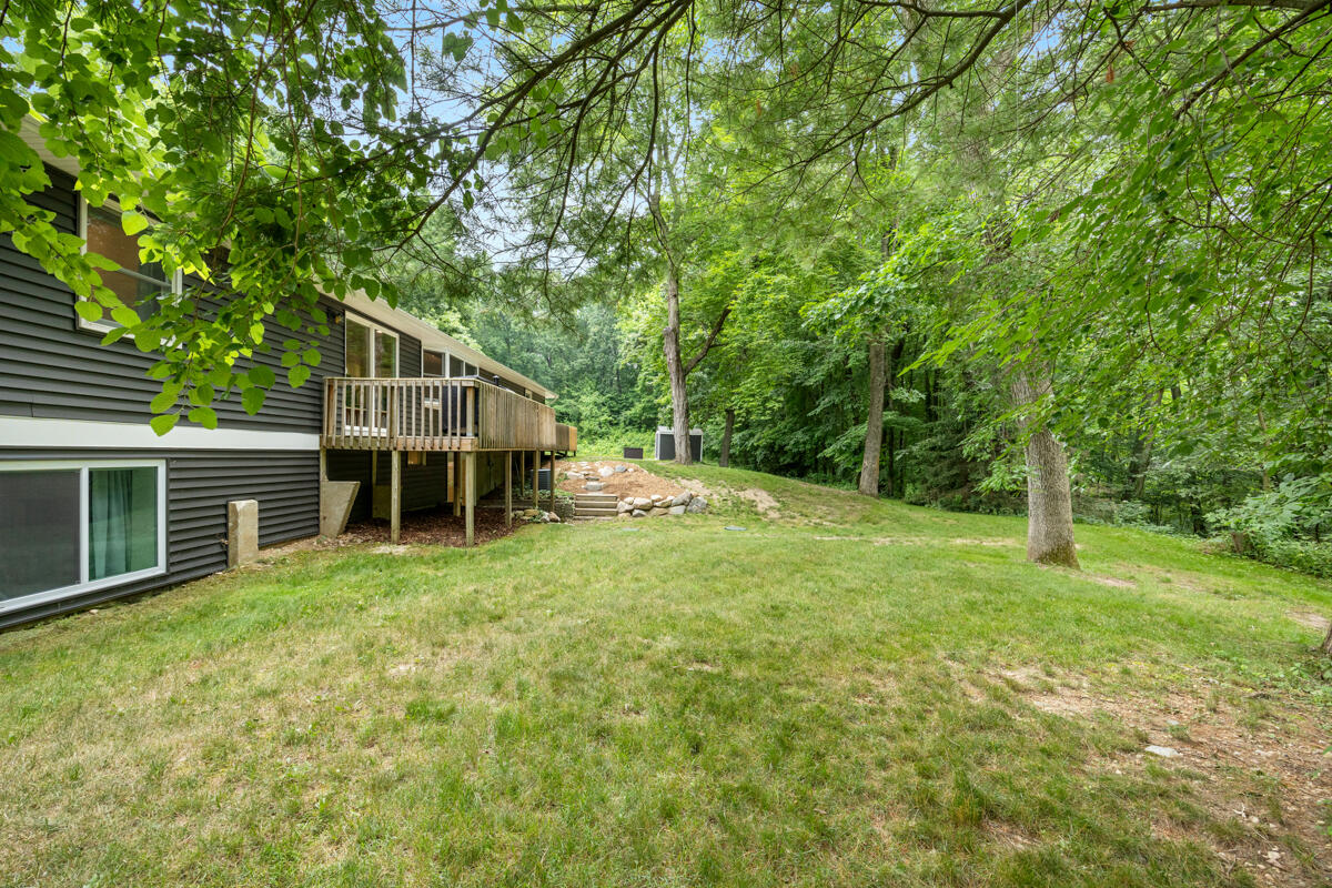 1059 Cumberland Avenue, Lowell, MI, 49331-9819