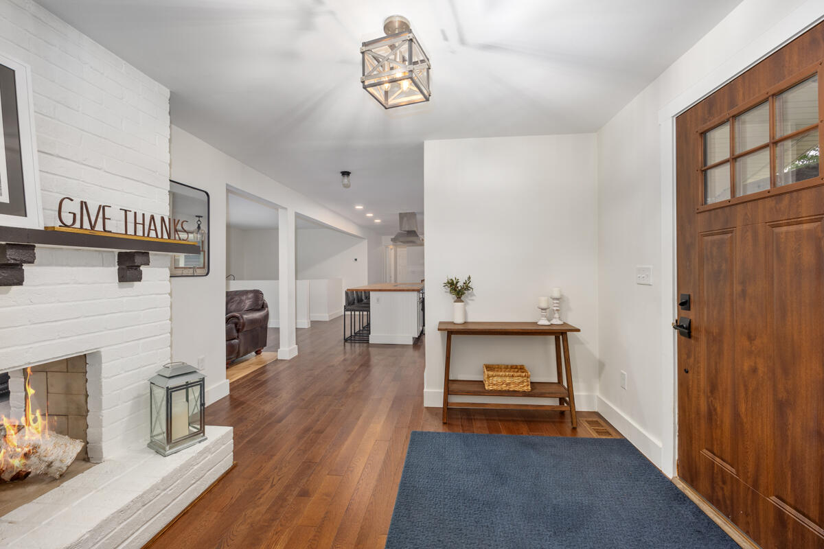 1059 Cumberland Avenue, Lowell, MI, 49331-9819