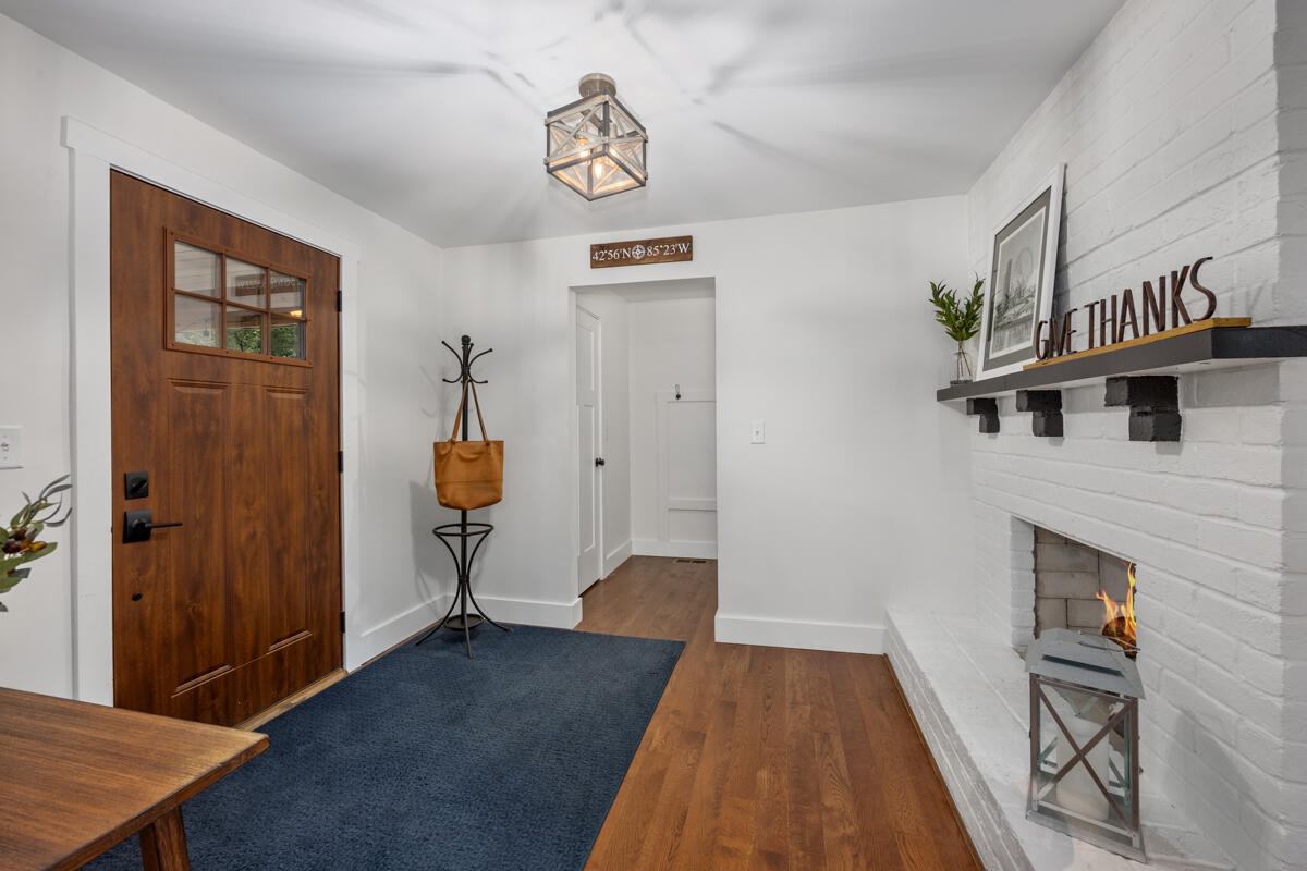 1059 Cumberland Avenue, Lowell, MI, 49331-9819