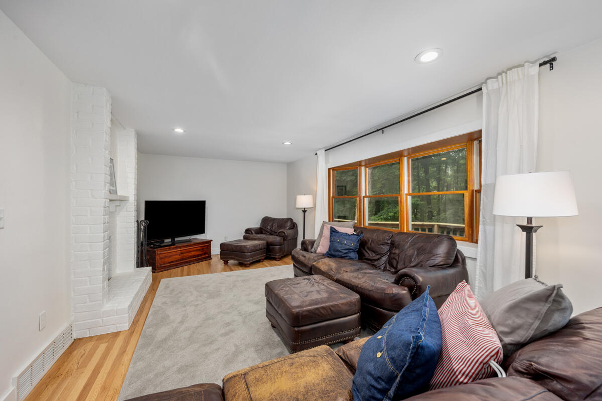 1059 Cumberland Avenue, Lowell, MI, 49331-9819