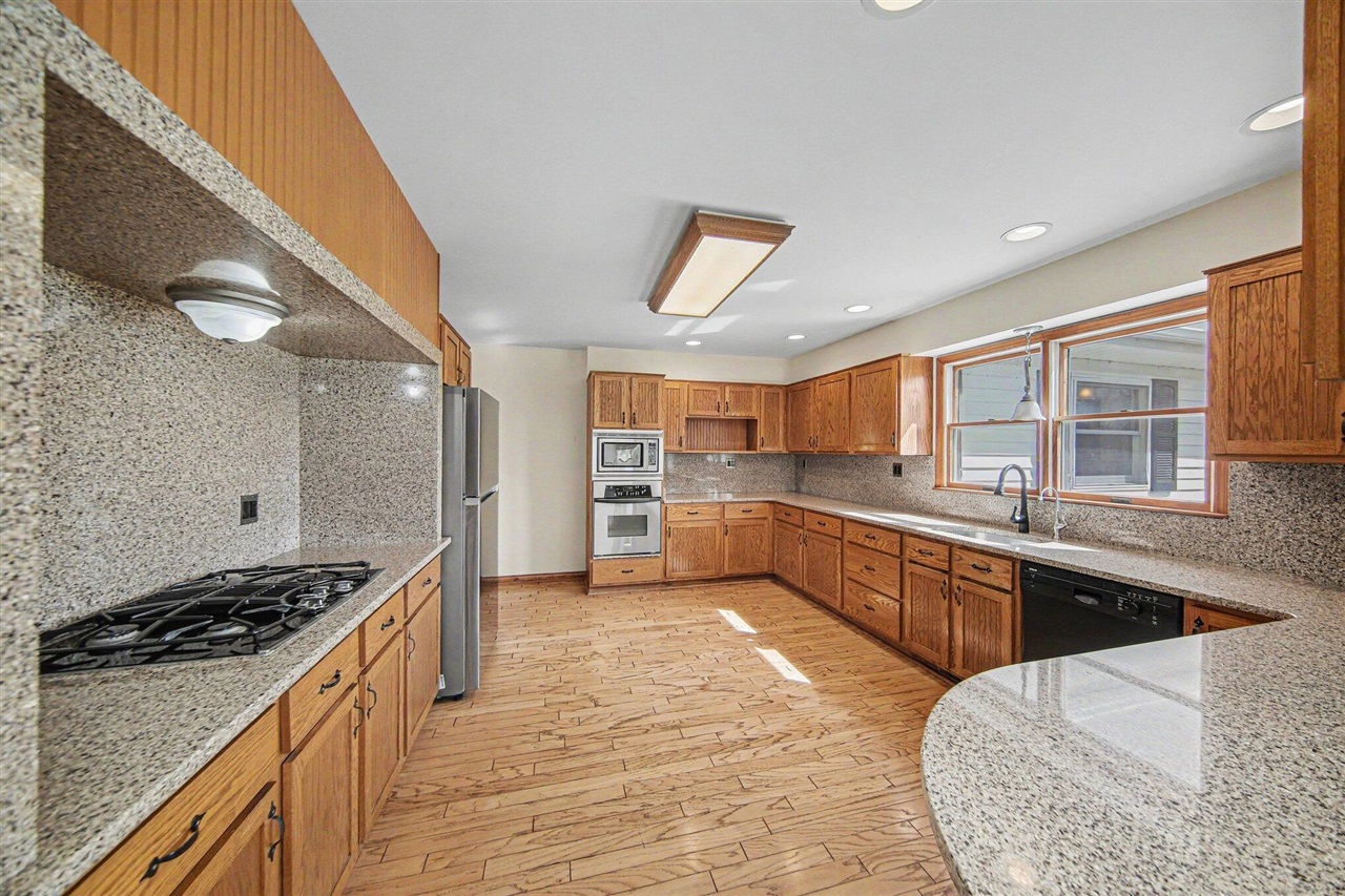 4001 Hoyer Road, Jackson, MI, 49201-8374