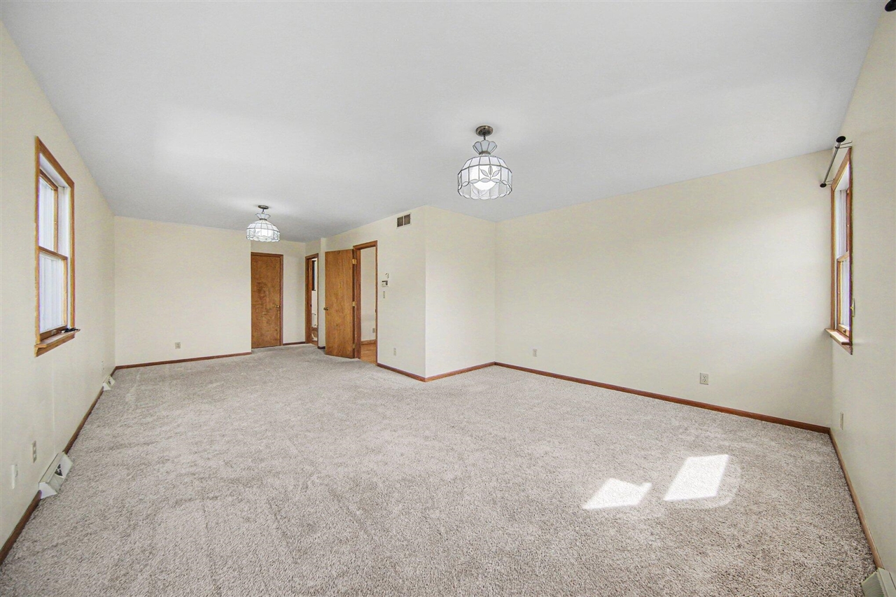 4001 Hoyer Road, Jackson, MI, 49201-8374