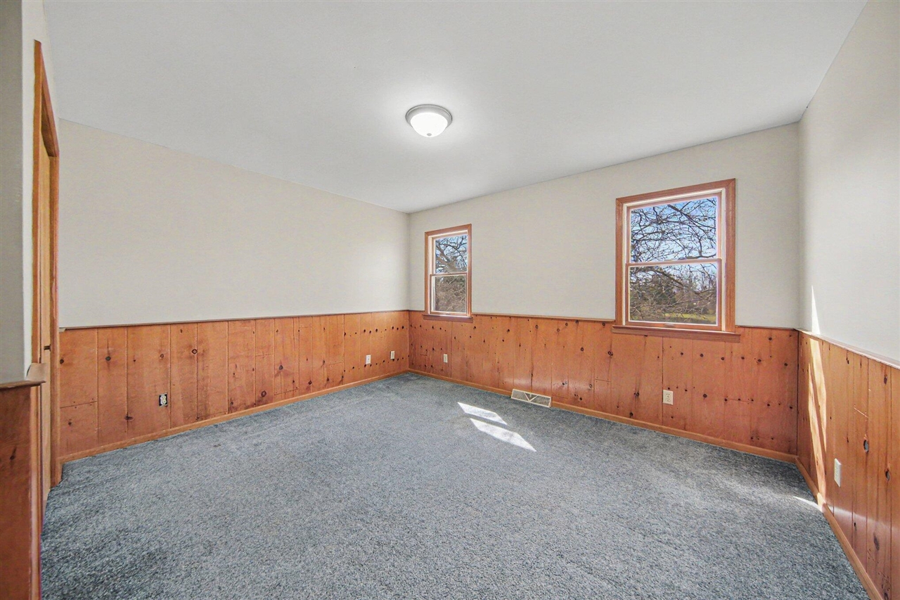 4001 Hoyer Road, Jackson, MI, 49201-8374