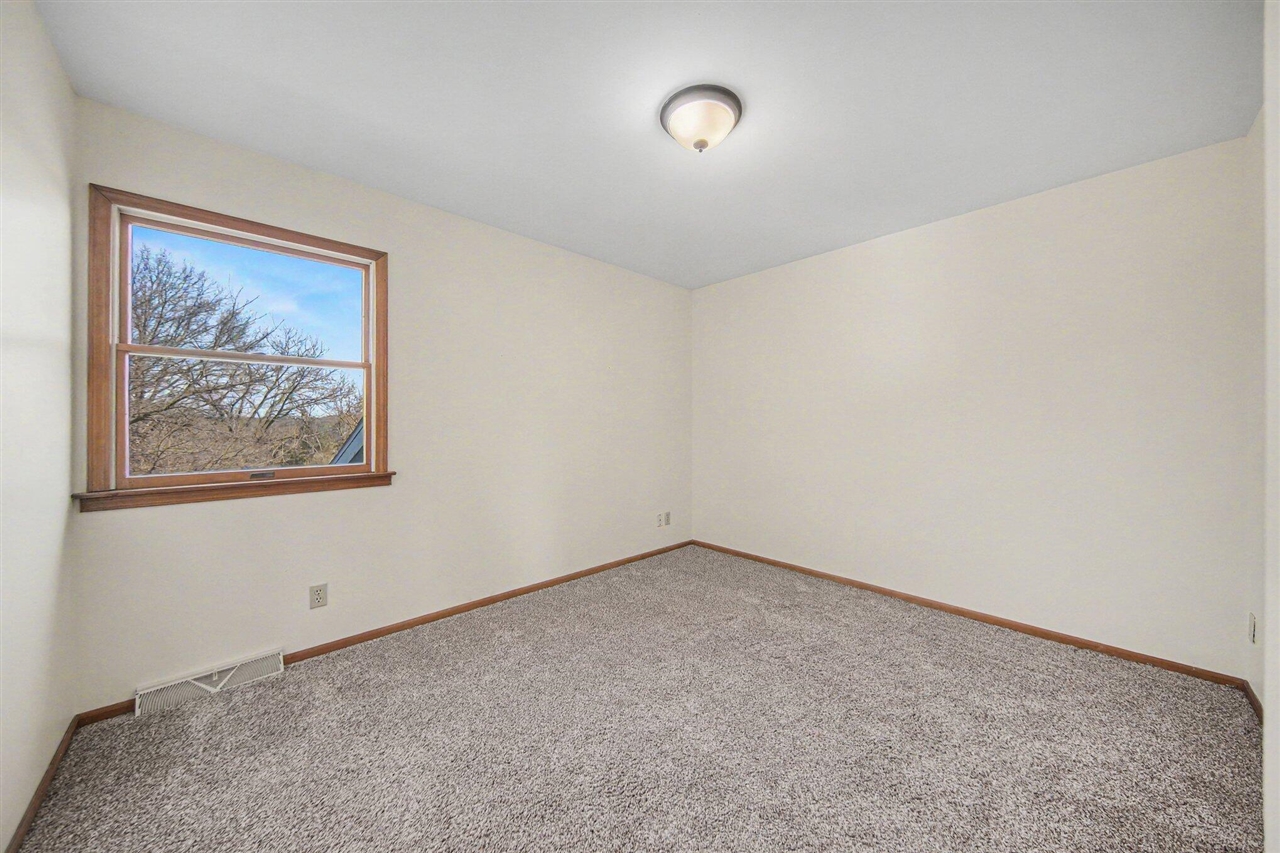 4001 Hoyer Road, Jackson, MI, 49201-8374