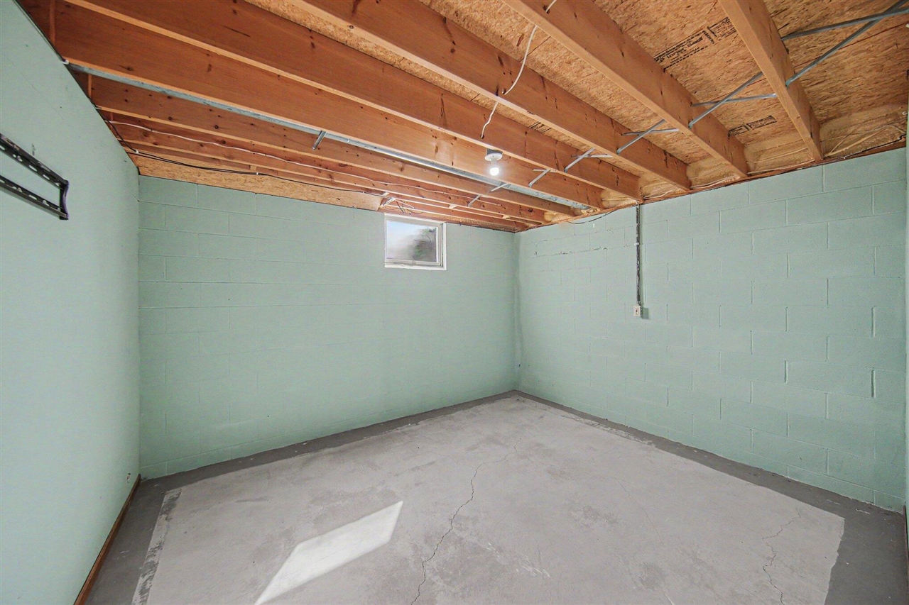 4001 Hoyer Road, Jackson, MI, 49201-8374