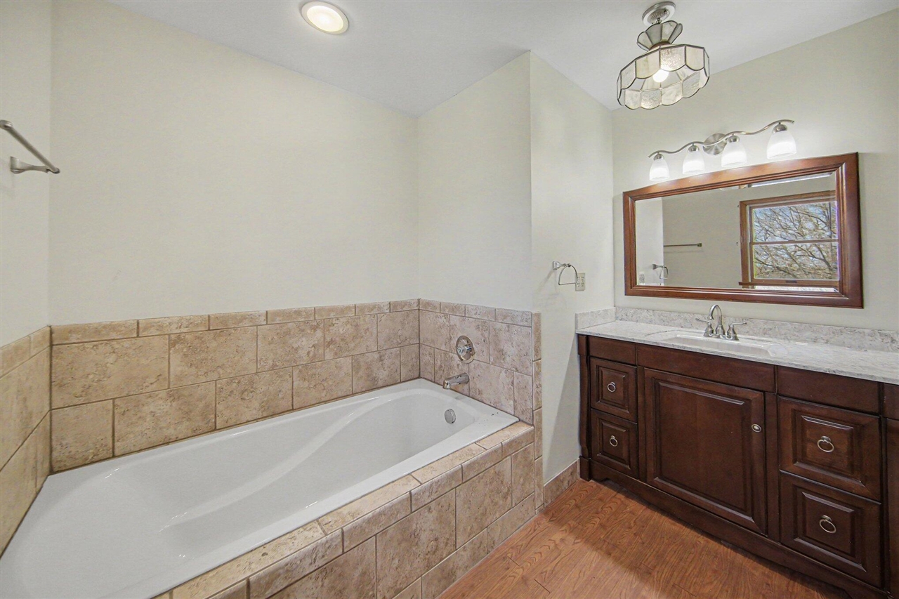 4001 Hoyer Road, Jackson, MI, 49201-8374