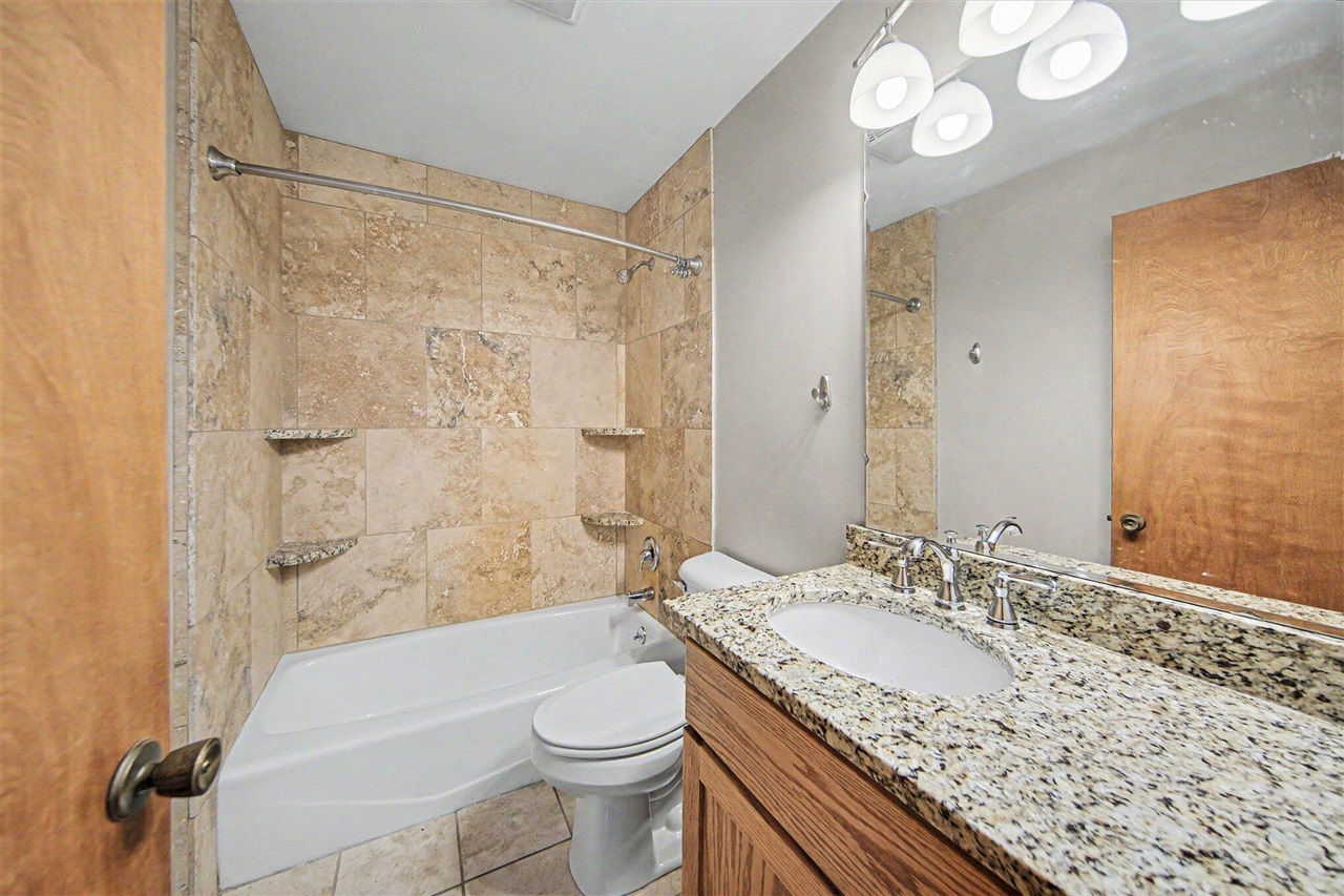 4001 Hoyer Road, Jackson, MI, 49201-8374