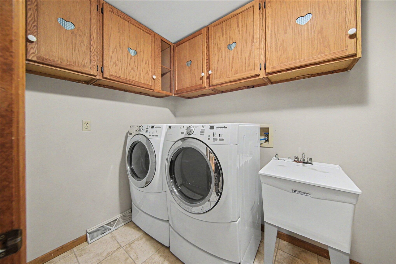 4001 Hoyer Road, Jackson, MI, 49201-8374