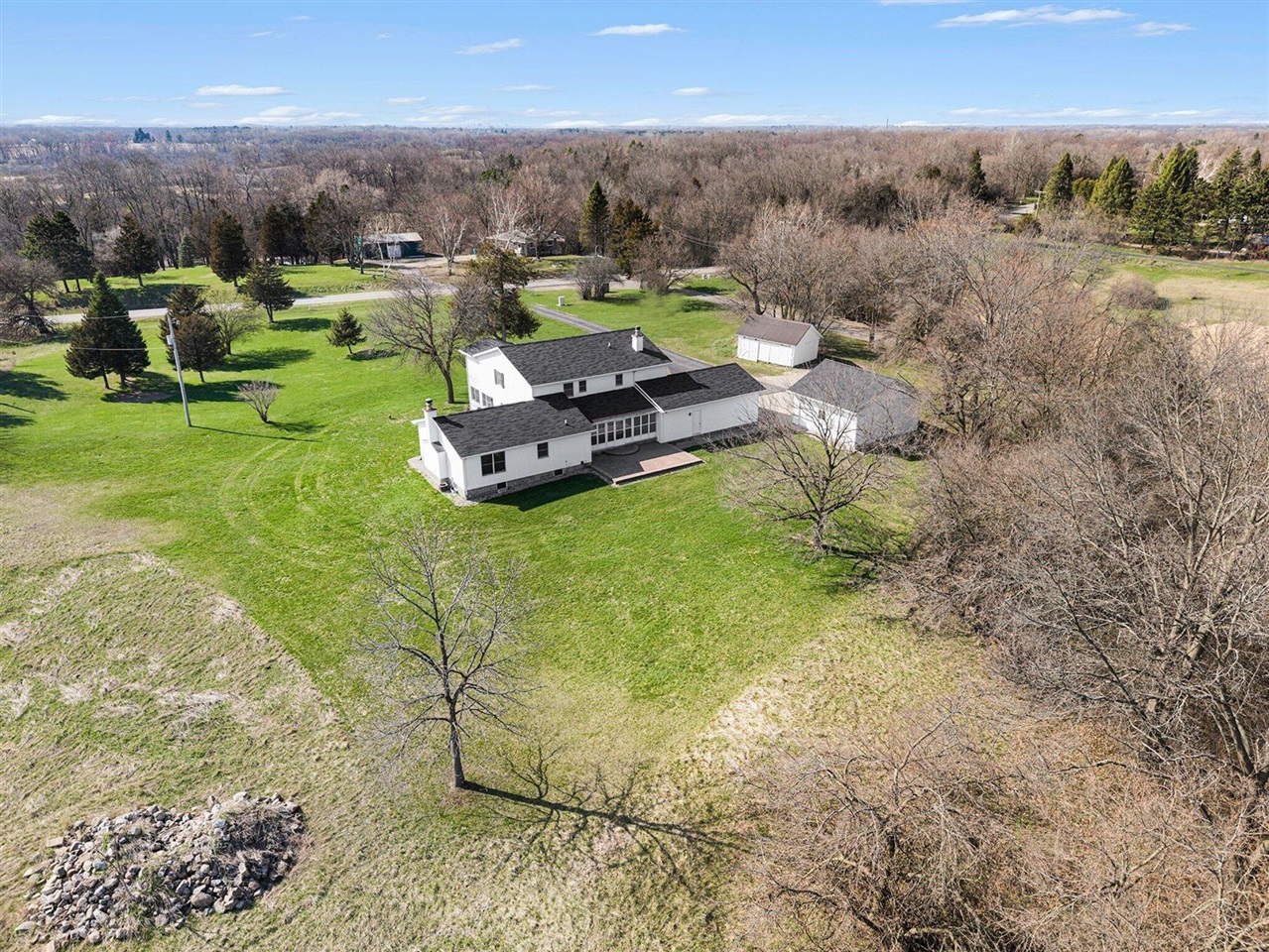 4001 Hoyer Road, Jackson, MI, 49201-8374