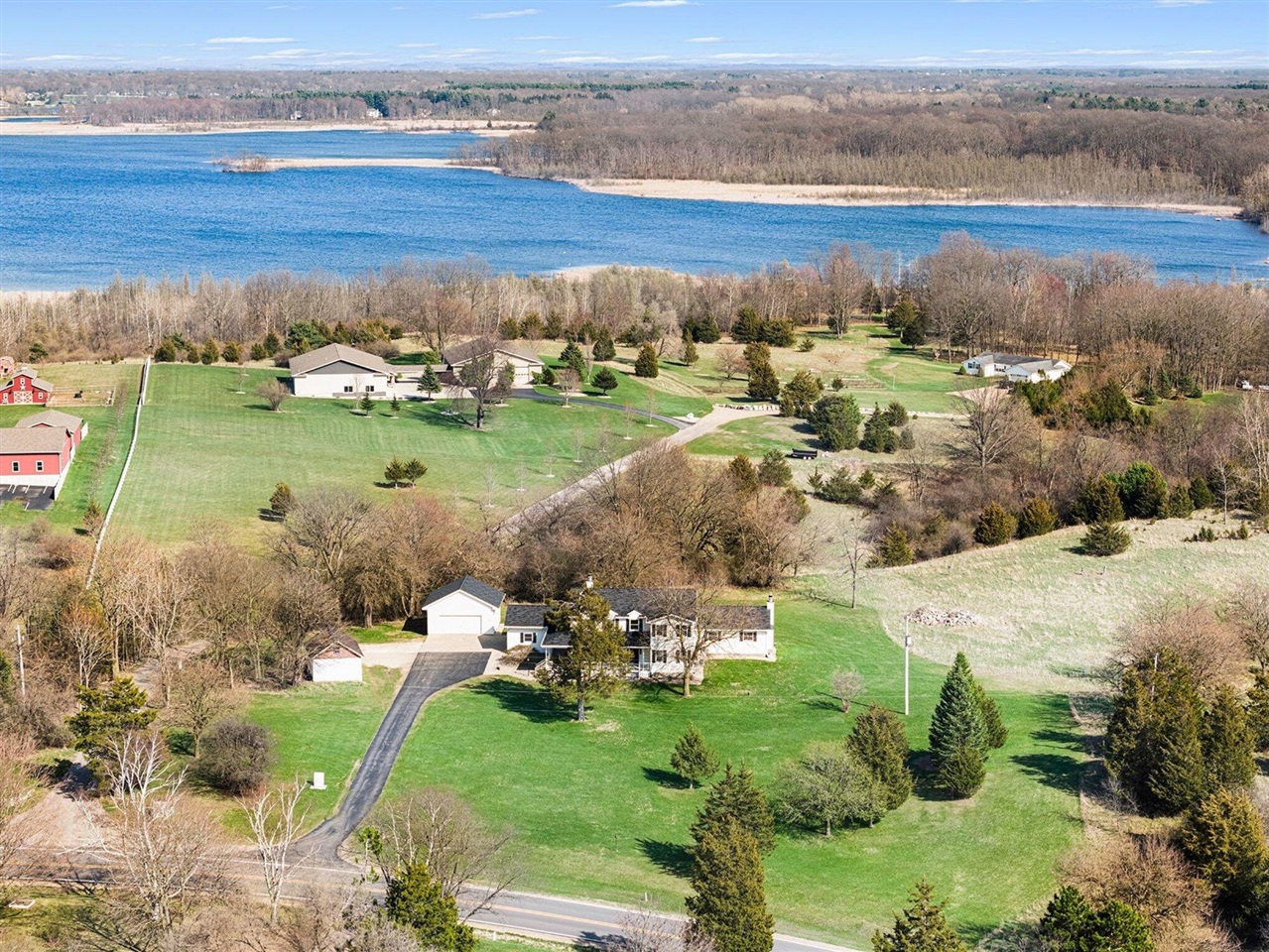 4001 Hoyer Road, Jackson, MI, 49201-8374