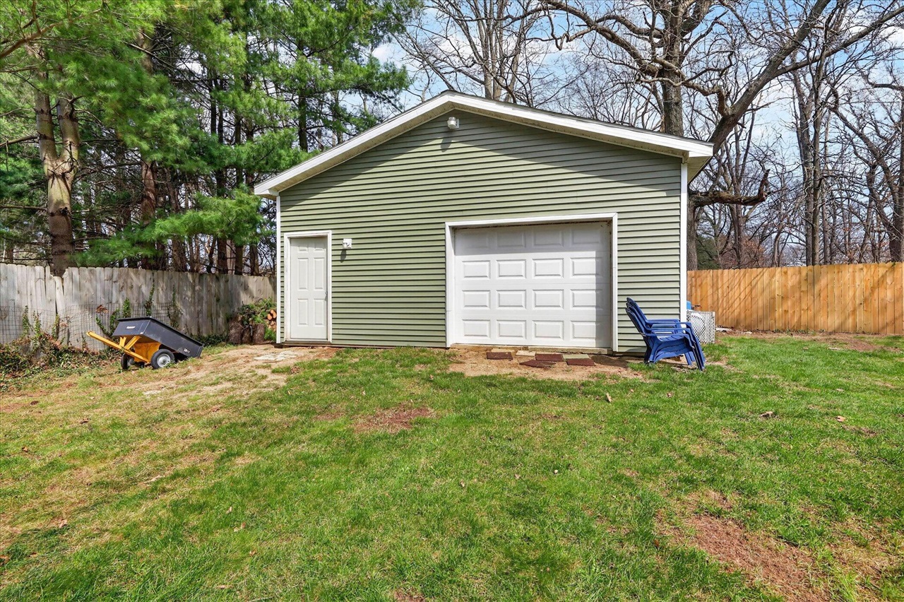 15001 Jimmy Drive, Vicksburg, MI, 49097-9741