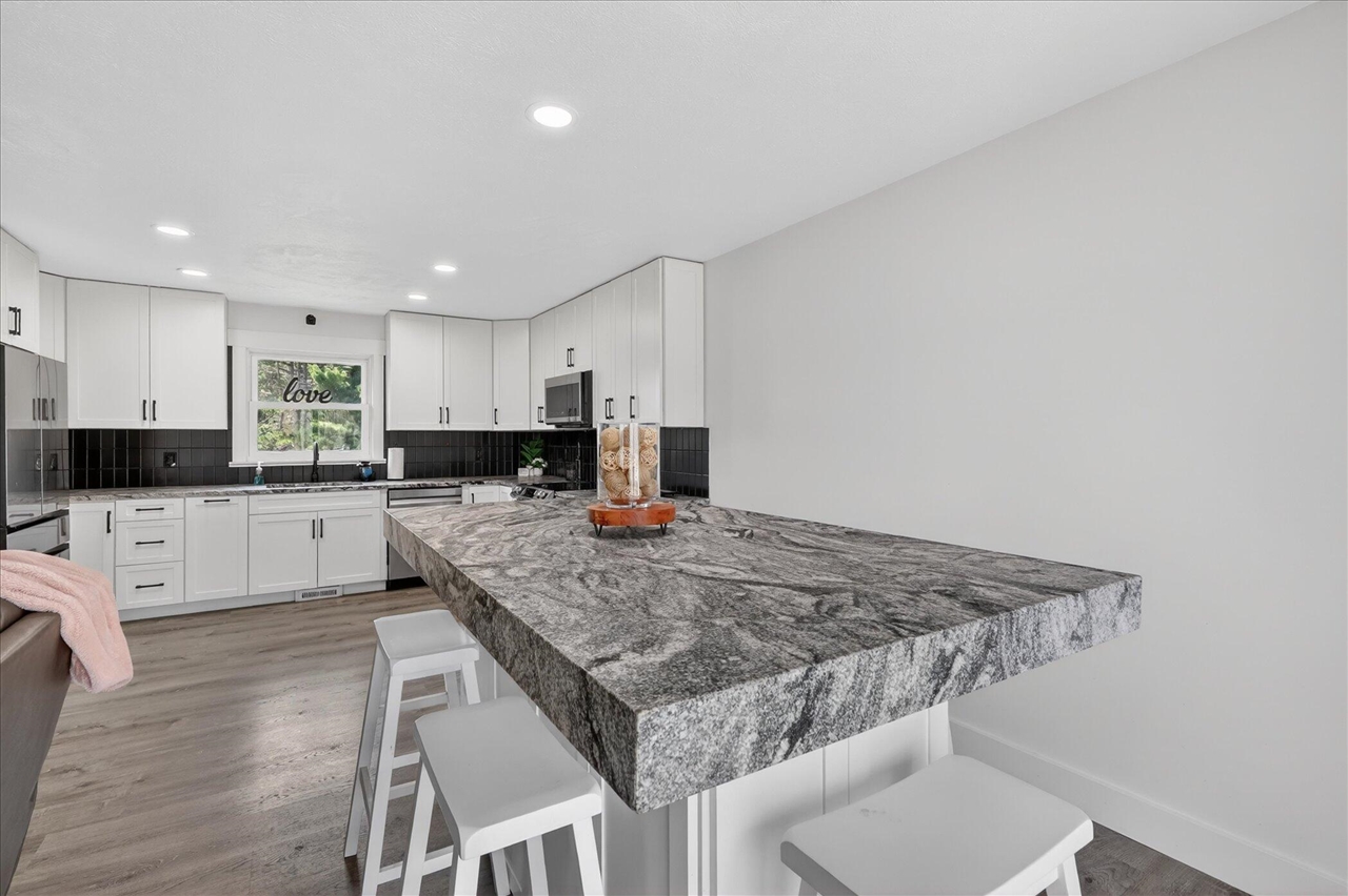 15001 Jimmy Drive, Vicksburg, MI, 49097-9741