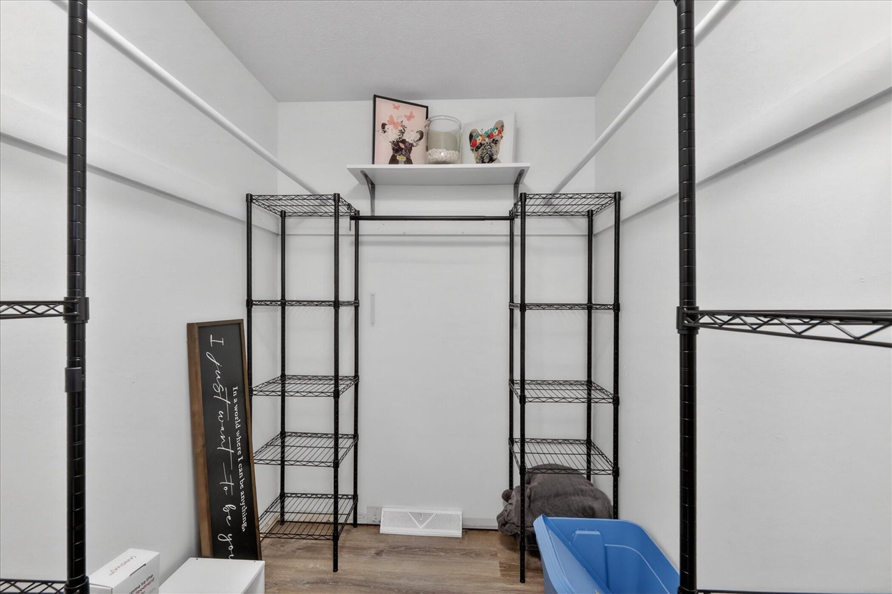 15001 Jimmy Drive, Vicksburg, MI, 49097-9741