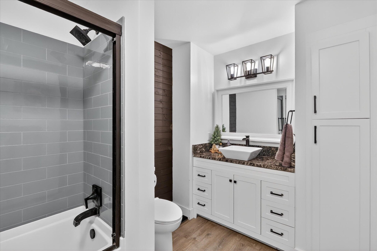 15001 Jimmy Drive, Vicksburg, MI, 49097-9741