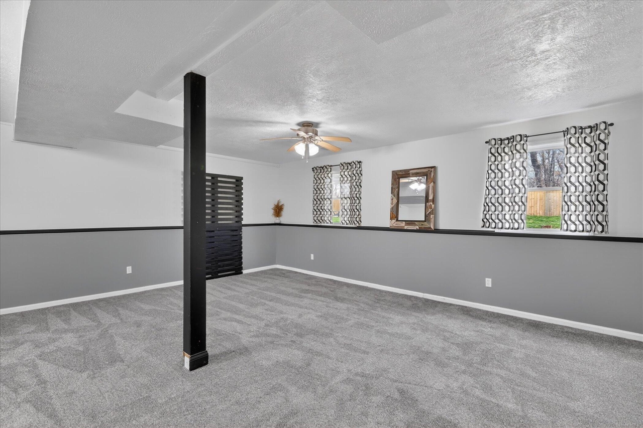 15001 Jimmy Drive, Vicksburg, MI, 49097-9741