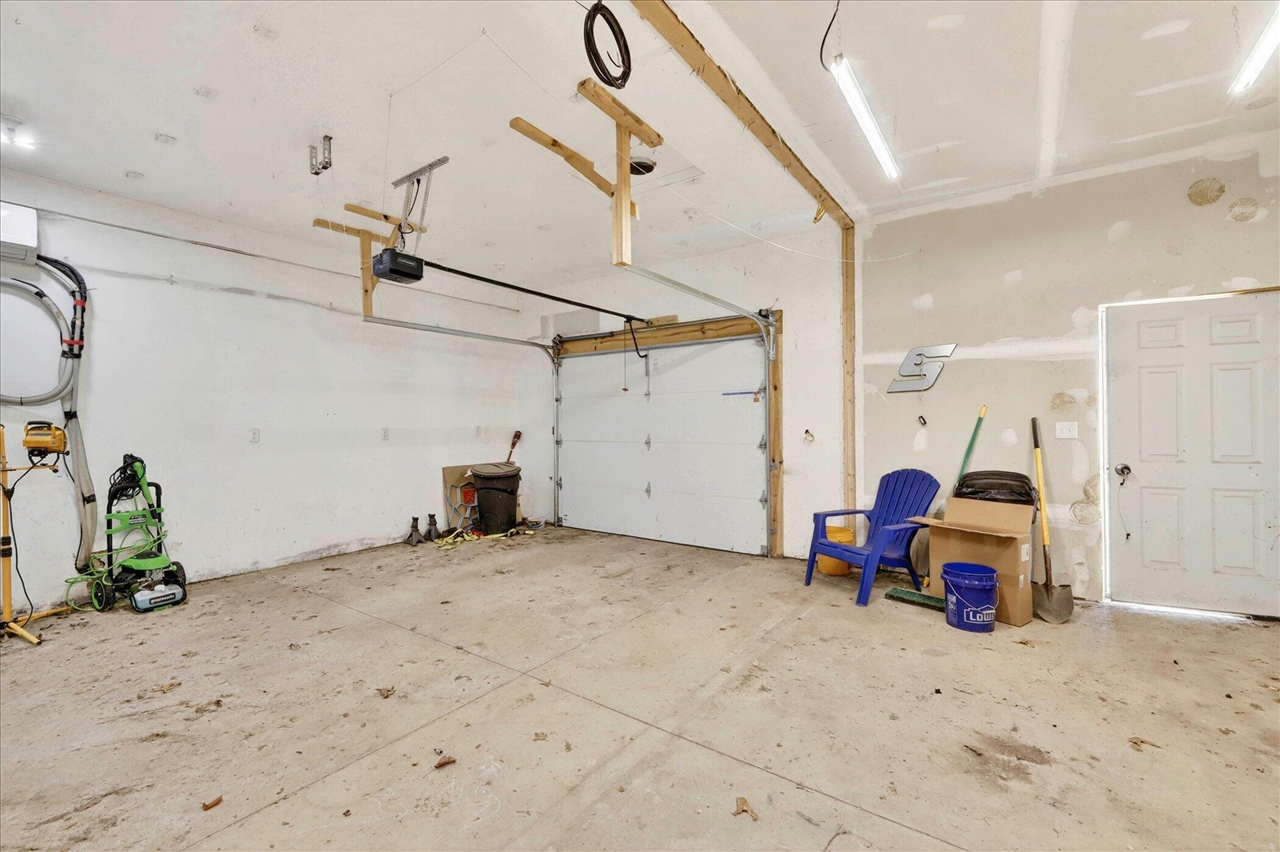 15001 Jimmy Drive, Vicksburg, MI, 49097-9741