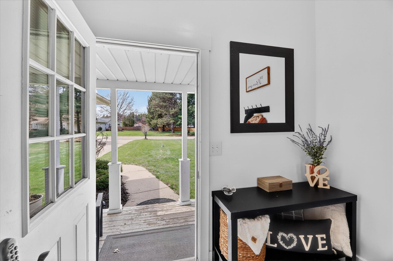 15001 Jimmy Drive, Vicksburg, MI, 49097-9741