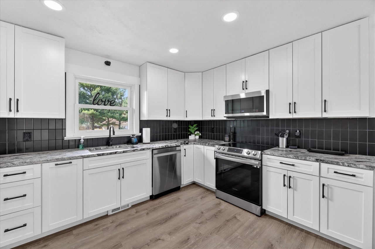 15001 Jimmy Drive, Vicksburg, MI, 49097-9741