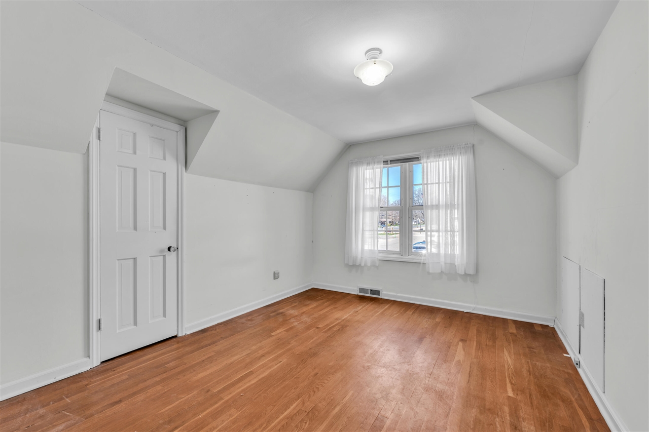 918 Nichols Road, Kalamazoo, MI, 49006-2854