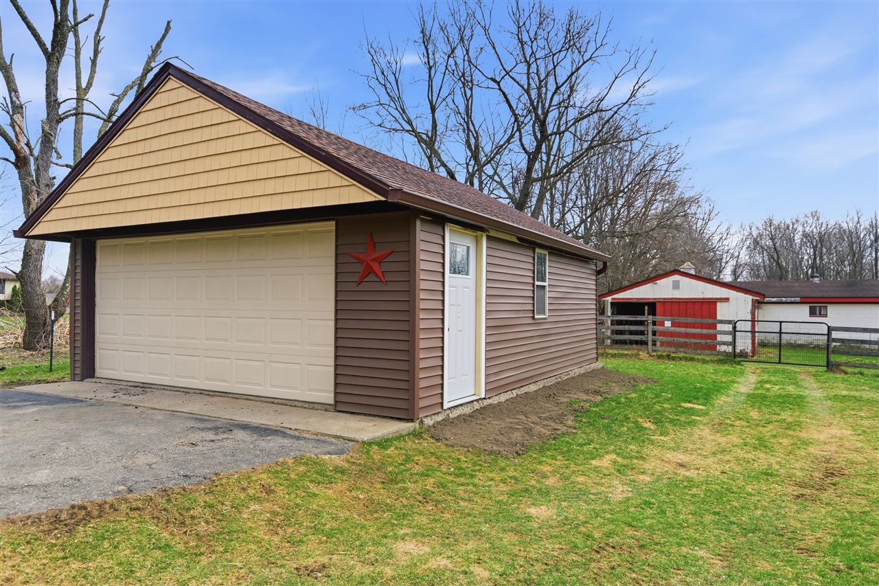 58765 Travis Road, New Hudson, MI, 48165-9578