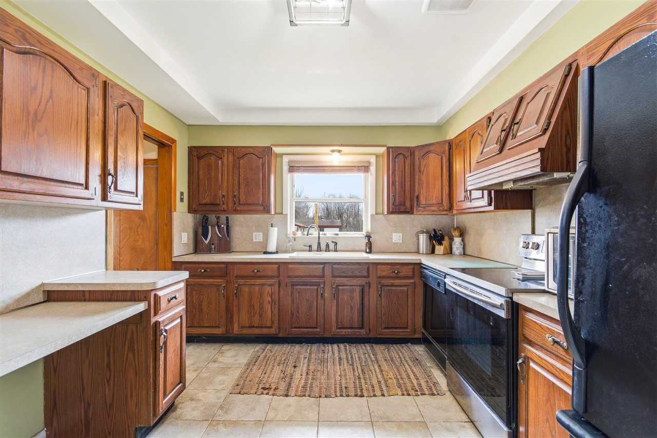 58765 Travis Road, New Hudson, MI, 48165-9578