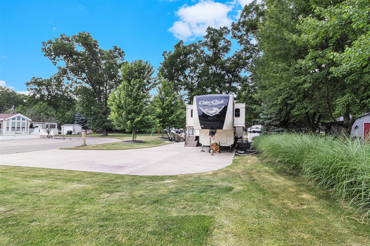 Photo 3 of Sale Pending at 9909 S Paradise Cir, Baldwin, MI 49304 | MLS# 70524430 | Listing updated on 2026-09-14