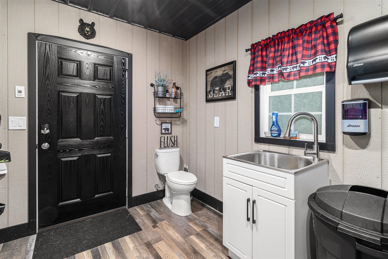 Photo 4 of Sale Pending at 9909 S Paradise Cir, Baldwin, MI 49304 | MLS# 70524430 | Listing updated on 2026-09-14