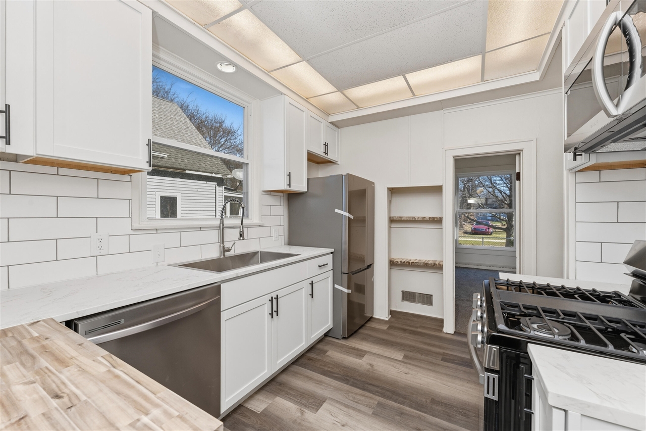 758 Pearl Street, Benton Harbor, MI, 49022-4984