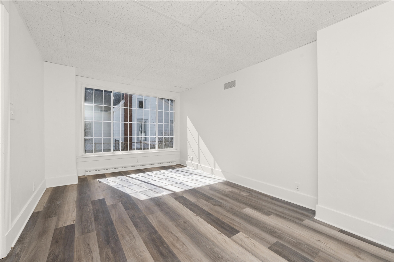 758 Pearl Street, Benton Harbor, MI, 49022-4984