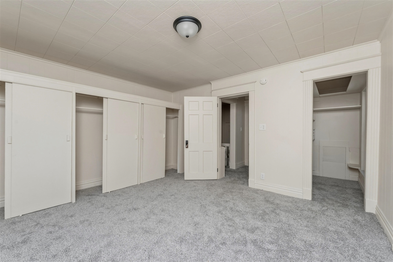 758 Pearl Street, Benton Harbor, MI, 49022-4984