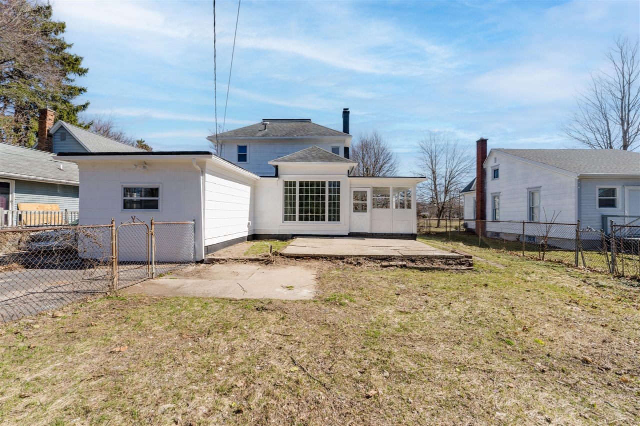 758 Pearl Street, Benton Harbor, MI, 49022-4984