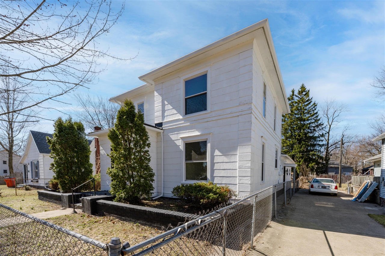 758 Pearl Street, Benton Harbor, MI, 49022-4984