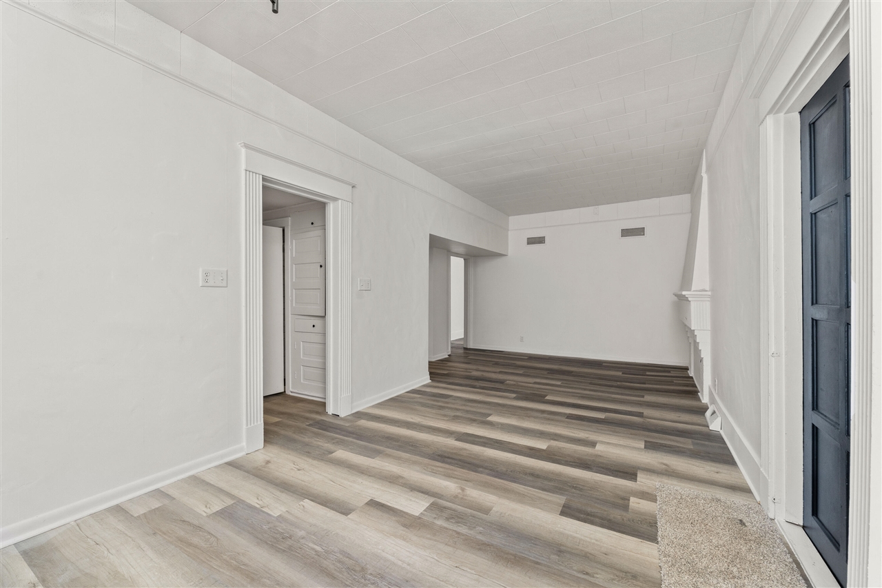 758 Pearl Street, Benton Harbor, MI, 49022-4984