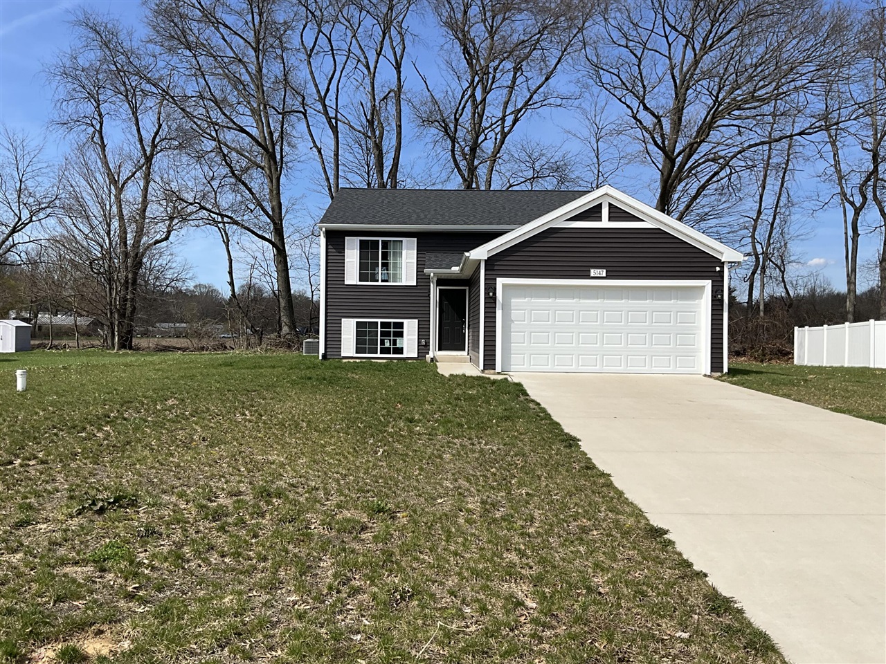 5147 Lake Pines Court, Vicksburg, MI, 49097