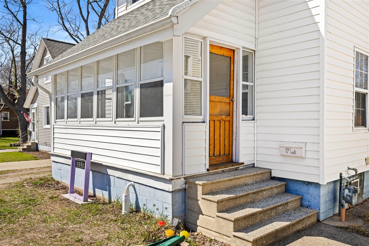 1331 Pennoyer Avenue, Grand Haven, MI, 49417
