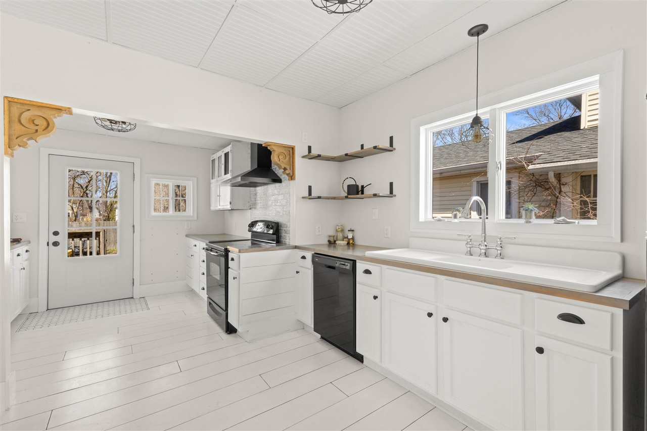 1331 Pennoyer Avenue, Grand Haven, MI, 49417