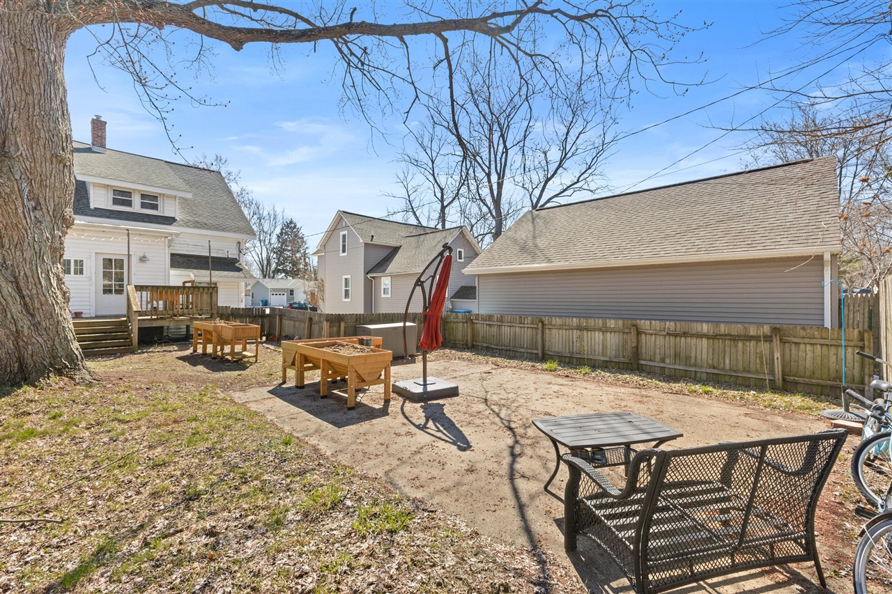 1331 Pennoyer Avenue, Grand Haven, MI, 49417