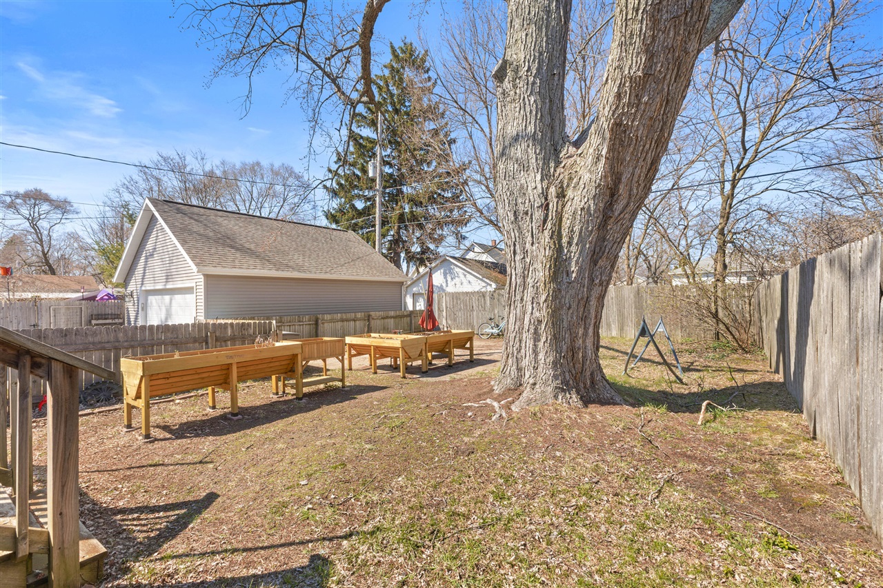 1331 Pennoyer Avenue, Grand Haven, MI, 49417