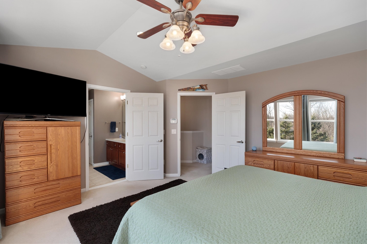 10153 E Avondale Circle, Ypsilanti, MI, 48198-3283