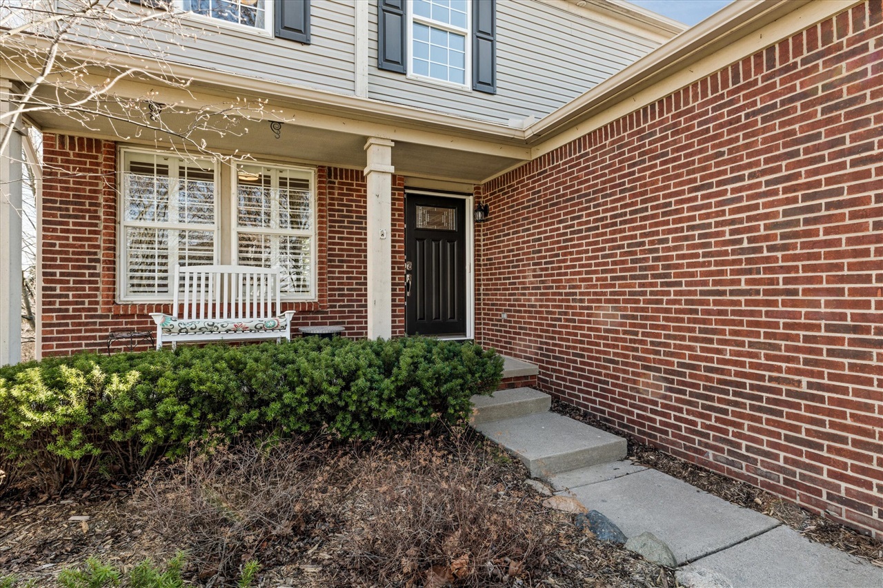 10153 E Avondale Circle, Ypsilanti, MI, 48198-3283