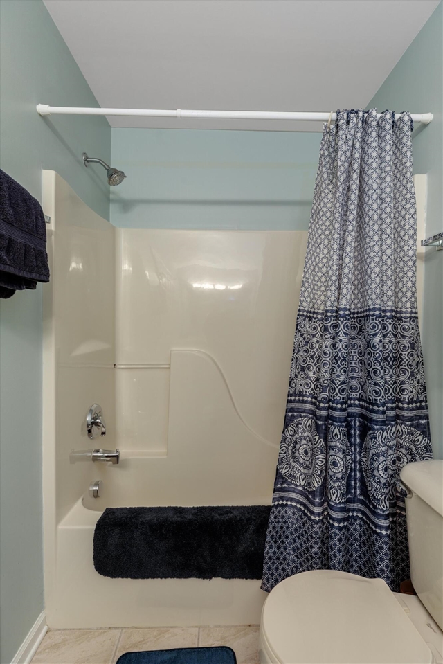 10153 E Avondale Circle, Ypsilanti, MI, 48198-3283