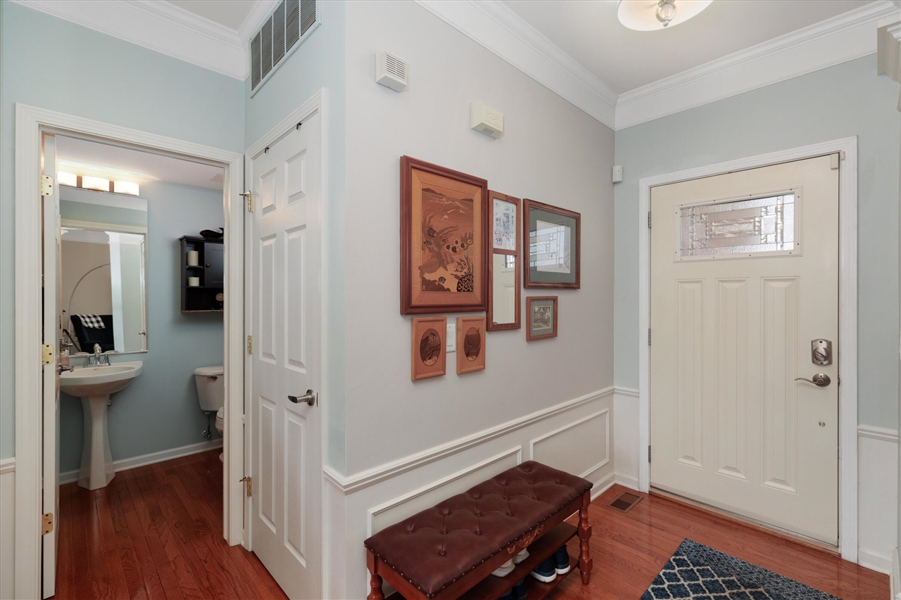 10153 E Avondale Circle, Ypsilanti, MI, 48198-3283