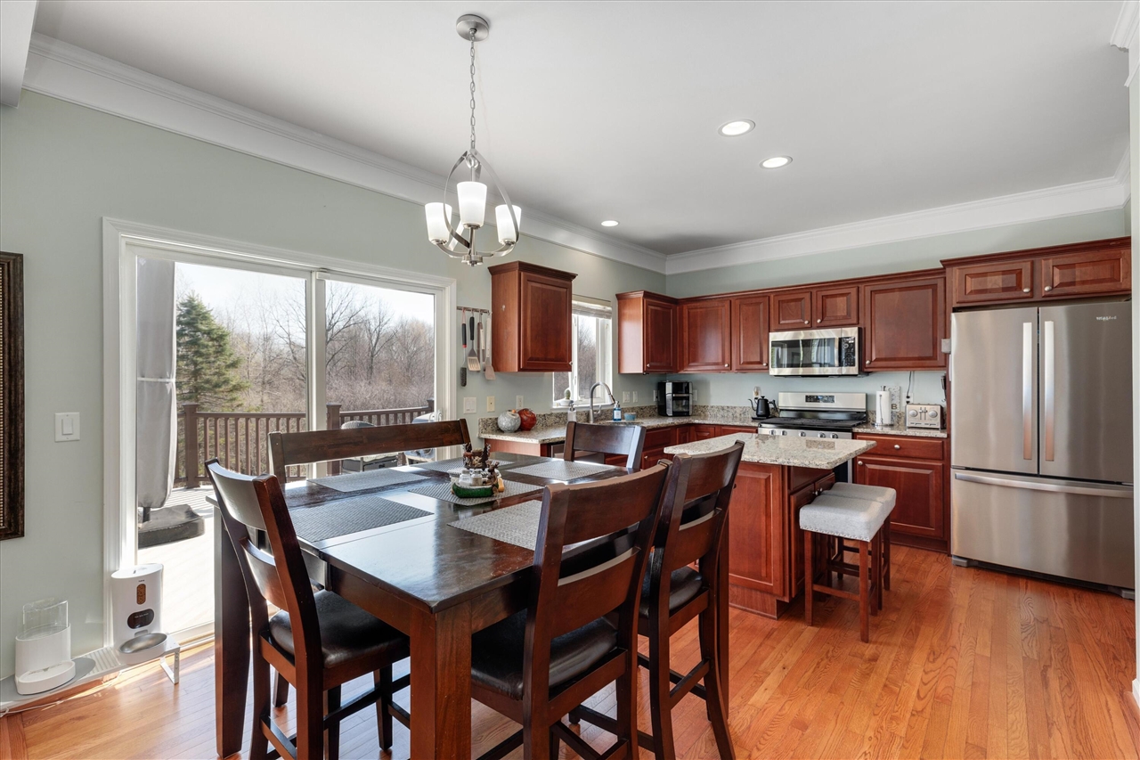 10153 E Avondale Circle, Ypsilanti, MI, 48198-3283