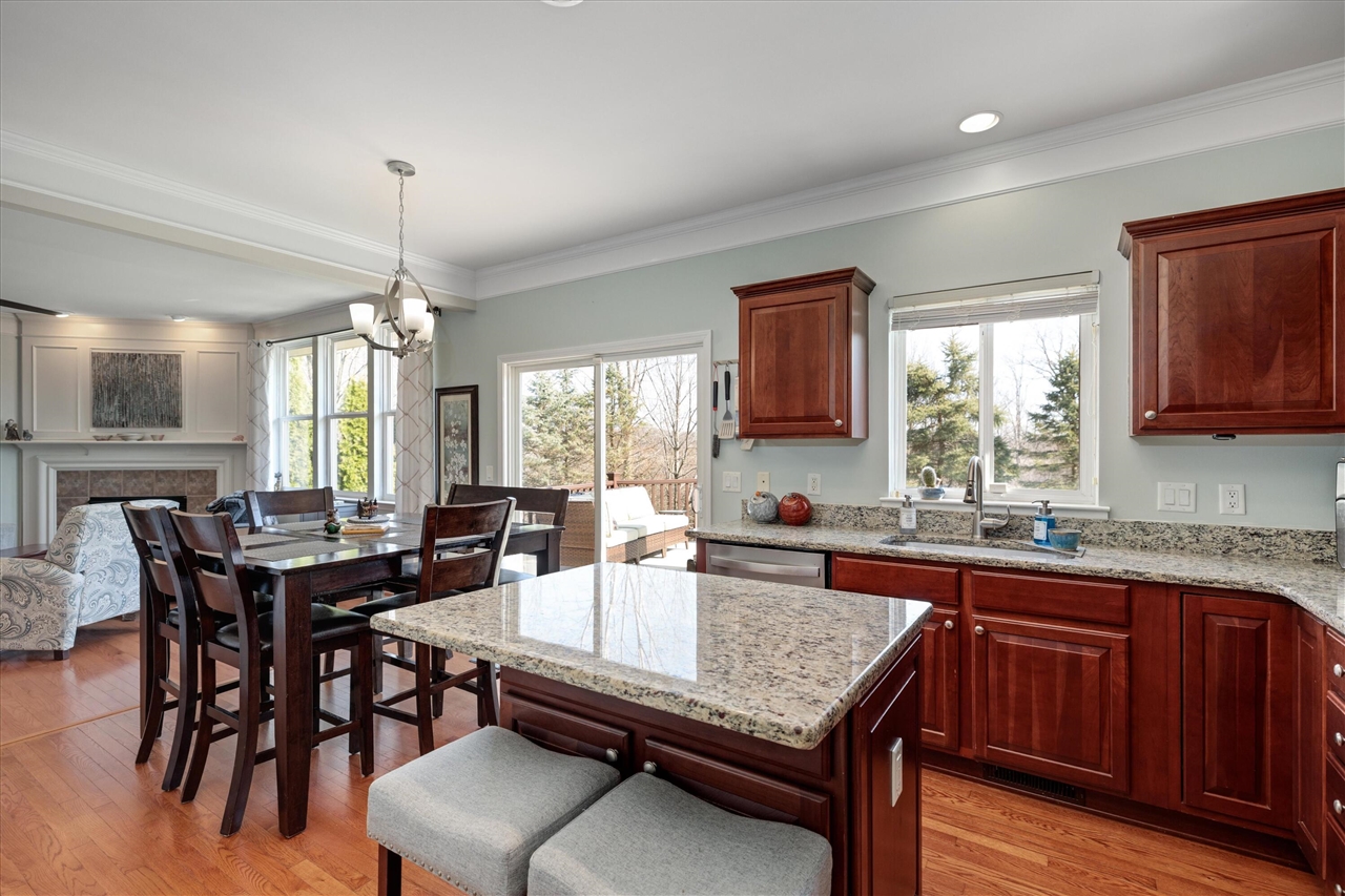 10153 E Avondale Circle, Ypsilanti, MI, 48198-3283