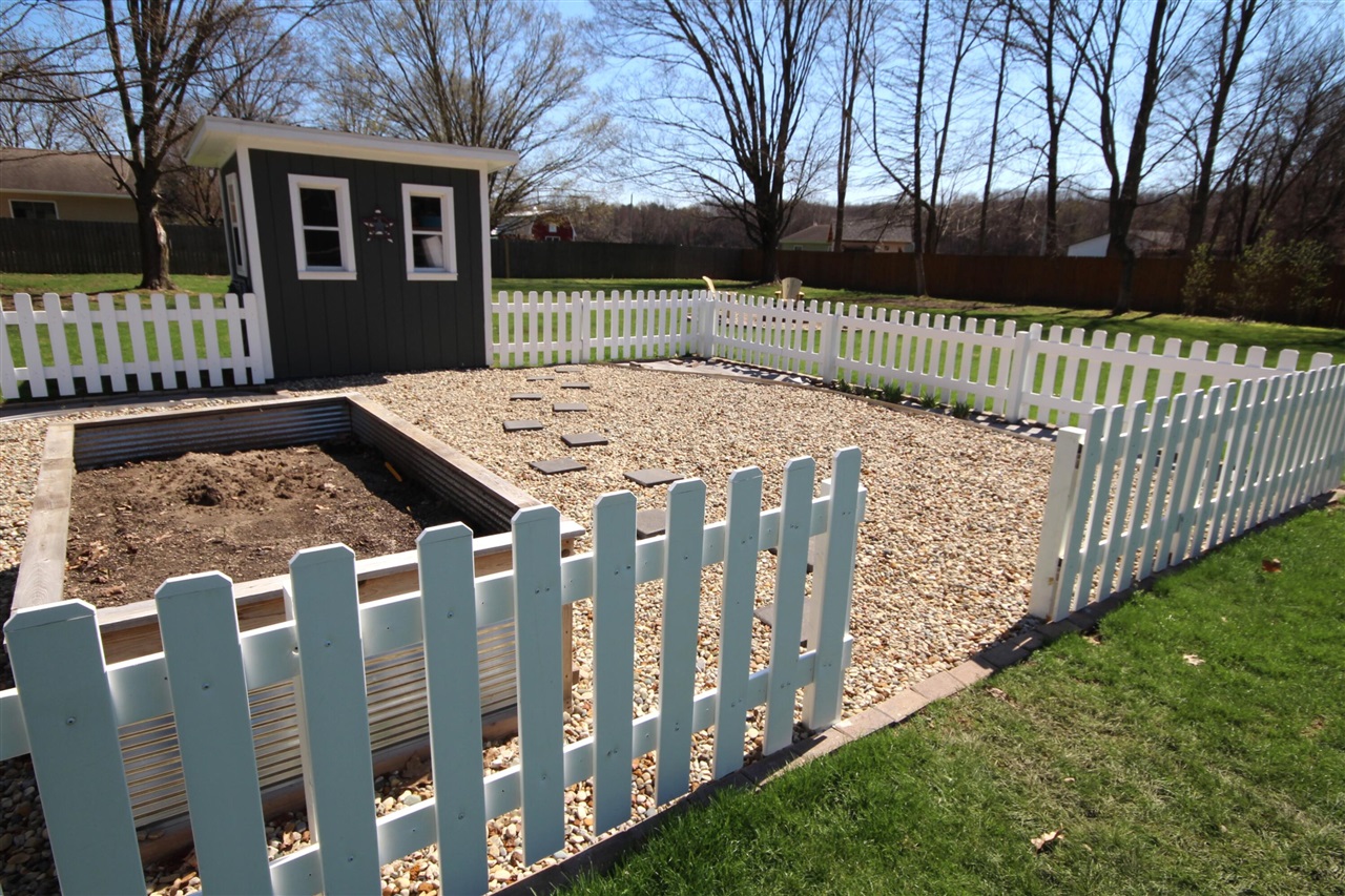 12345 S Sprinkle Road, Vicksburg, MI, 49097