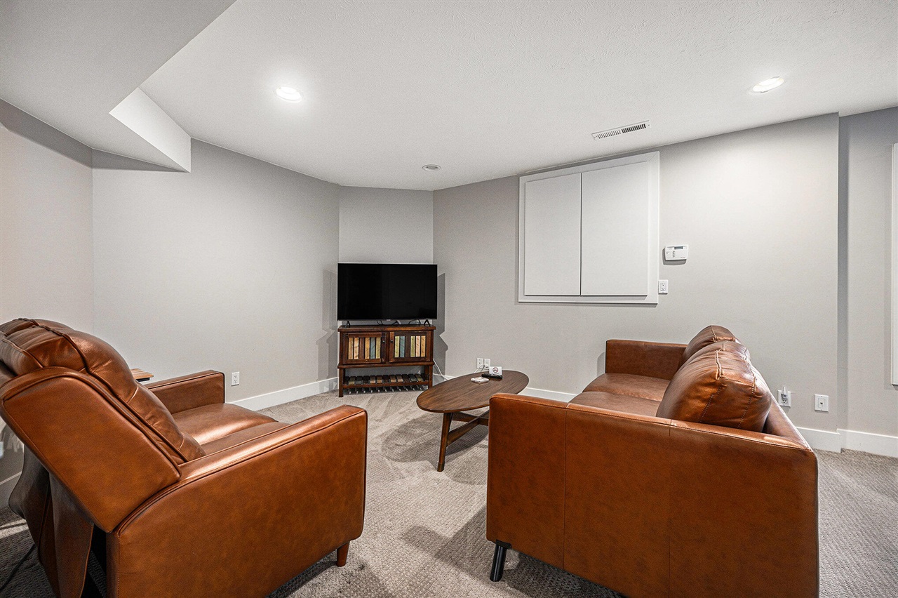 6340 Butternut Drive, West Olive, MI, 49460-9153